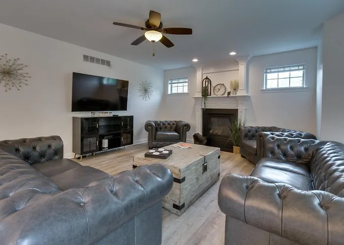 Prime Retreat W/ Deck & Fireplace! *